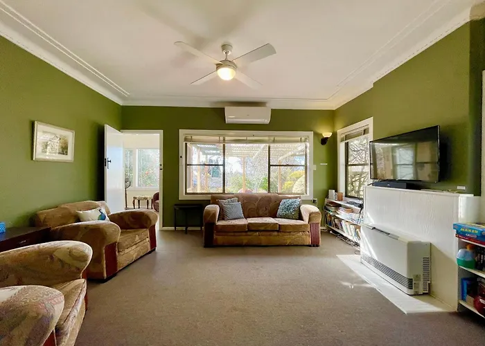 Raspberry Terrace Of Leura