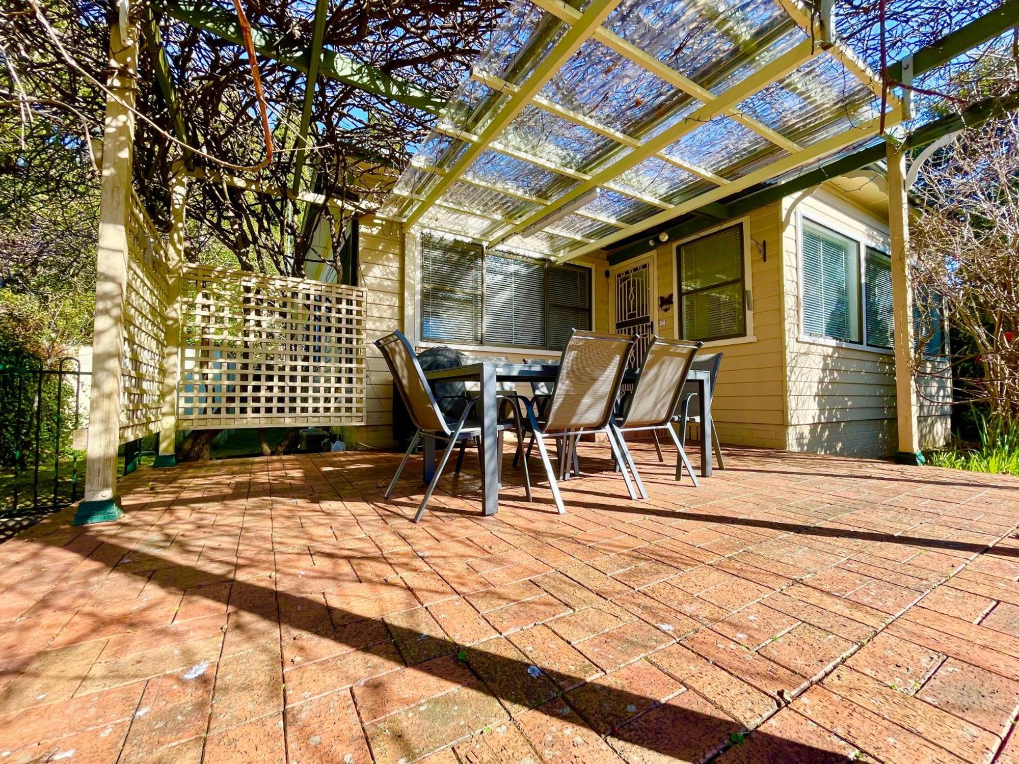 Raspberry Terrace Of * Leura